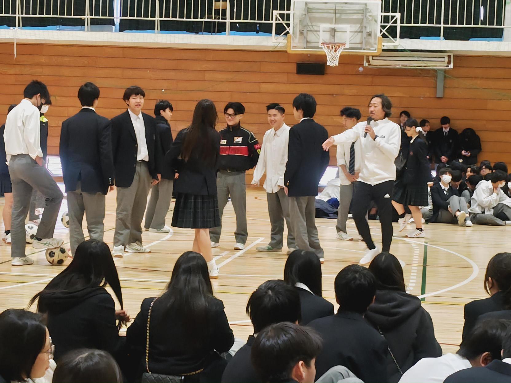 メディア (6) (1)